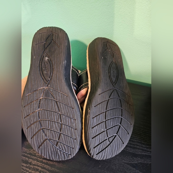 Clark's Black Floral Sandals Women's 7.5 - Picture 12 of 13